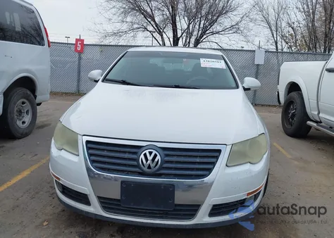 2010 Volkswagen Passat Komfort z USA, uszkodzony, nr VIN WVWJL7AN3AE057425